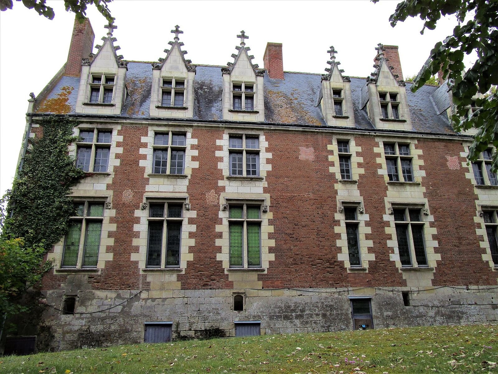 Le château de Plessis-lès-Tours à La Riche Le château de Plessis-lès-Tours à La Riche