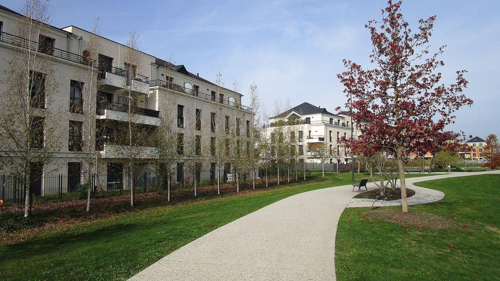 Les allées royales du quartier Central Parc, à Saint-Cyr-sur-Loire Les allées royales du quartier Central Parc, à Saint-Cyr-sur-Loire